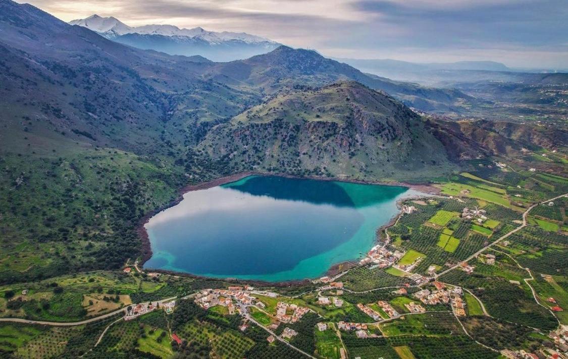 Korissia With Lake View Kournas Exterior photo